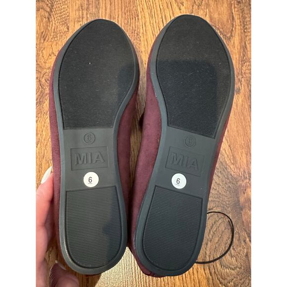 MIA Women’s Macy Faux Suede Smoking Flats Burgundy Size 6 NWOB Comfort Loafers - Picture 7 of 9